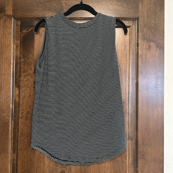Lululemon Brunswick muscle tank top. - Picture 1 of 2